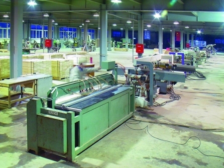 木質(zhì)家具生產(chǎn)設(shè)備