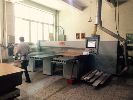 木質(zhì)家具生產(chǎn)設(shè)備